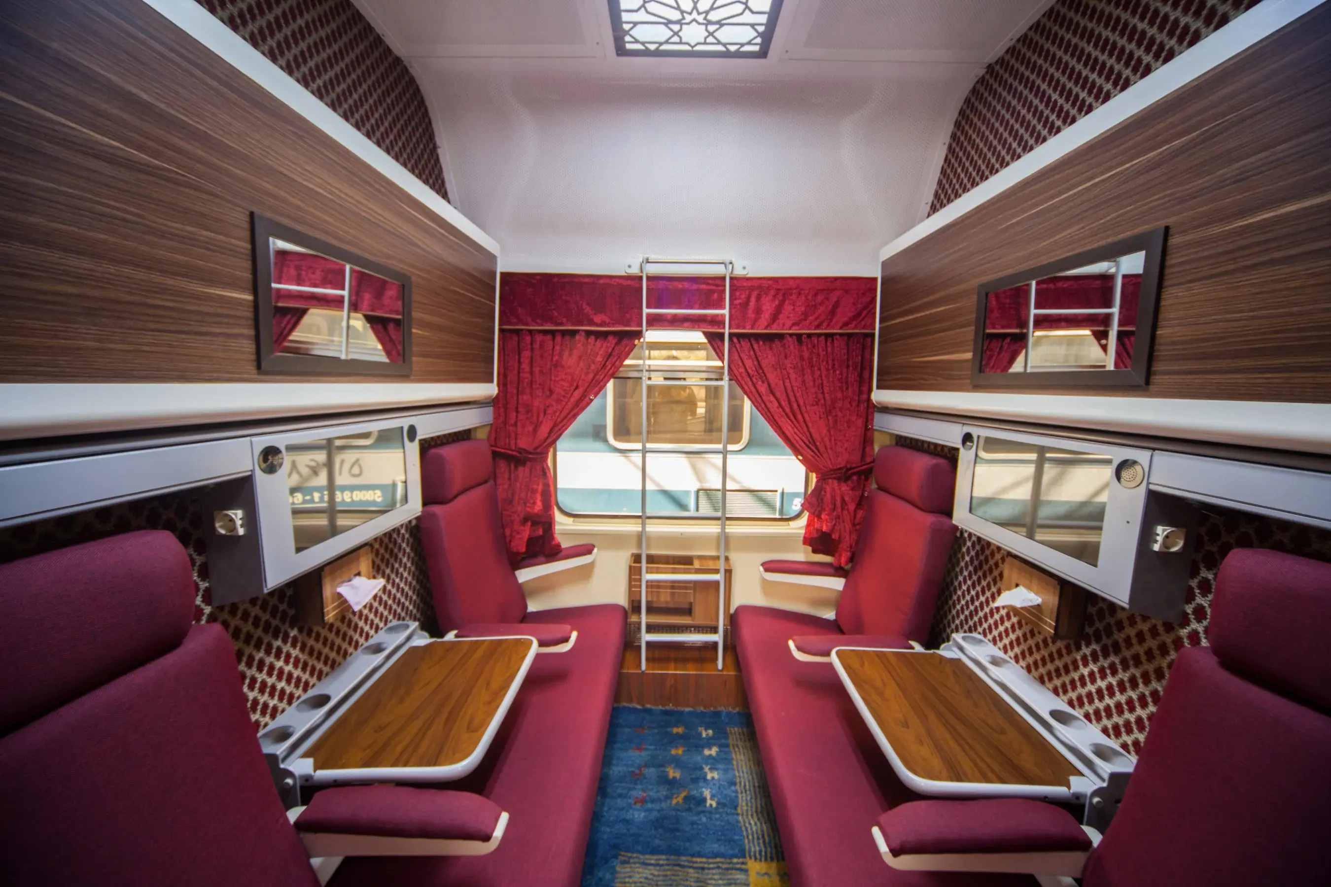 Raja Zendegi Train Interior